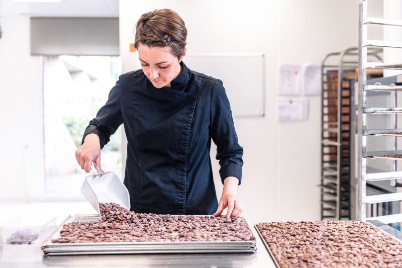 Chocolat 75% Sao Tomé aux sarrasin et fraises séchées